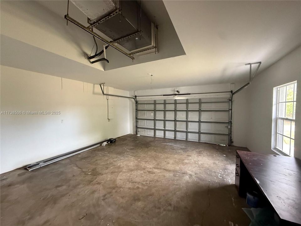 Recently Rented: $1,945 (3 beds, 2 baths, 1357 Square Feet)