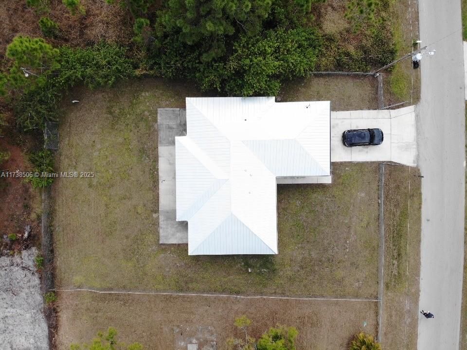 Recently Rented: $1,945 (3 beds, 2 baths, 1357 Square Feet)