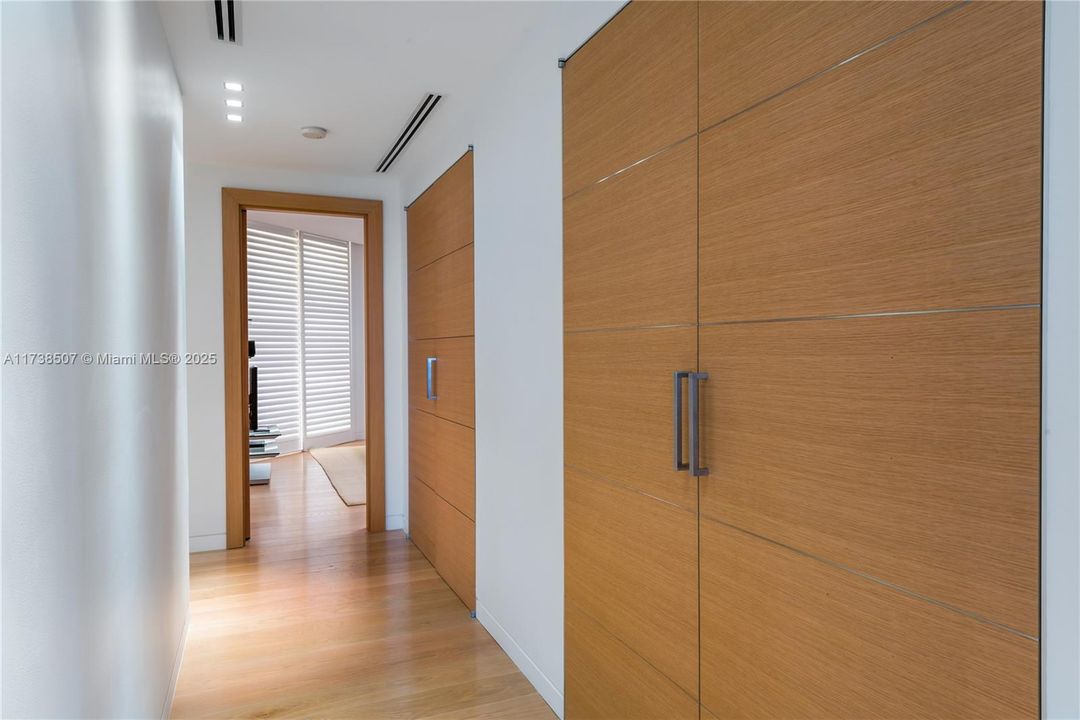 For Rent: $120,000 (5 beds, 5 baths, 7025 Square Feet)