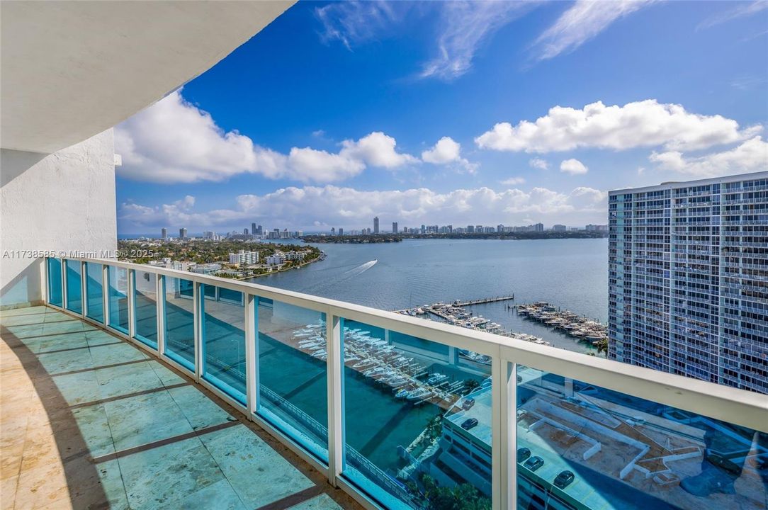 Недавно арендовано: $3,750 (2 спален, 2 ванн, 1274 Квадратных фут)