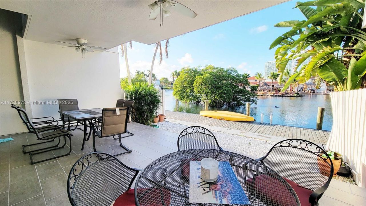 For Sale: $1,150,000 (3 beds, 2 baths, 2370 Square Feet)