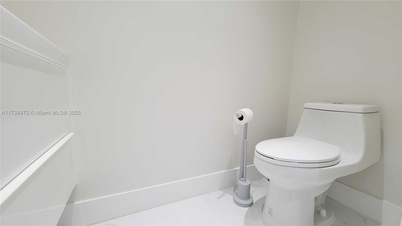 For Sale: $1,150,000 (3 beds, 2 baths, 2370 Square Feet)