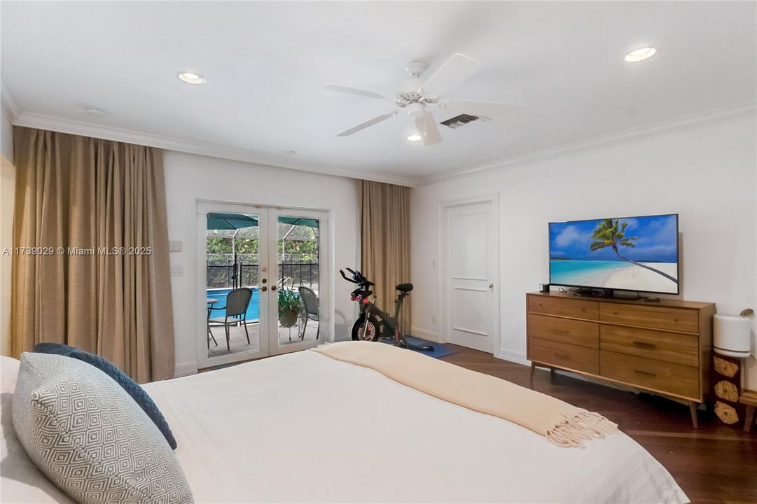 Recently Sold: $1,749,000 (3 beds, 2 baths, 3295 Square Feet)