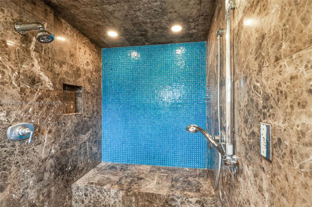 Recently Sold: $1,749,000 (3 beds, 2 baths, 3295 Square Feet)