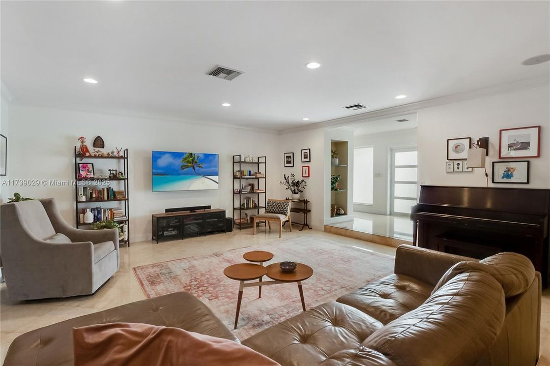 Recently Sold: $1,749,000 (3 beds, 2 baths, 3295 Square Feet)