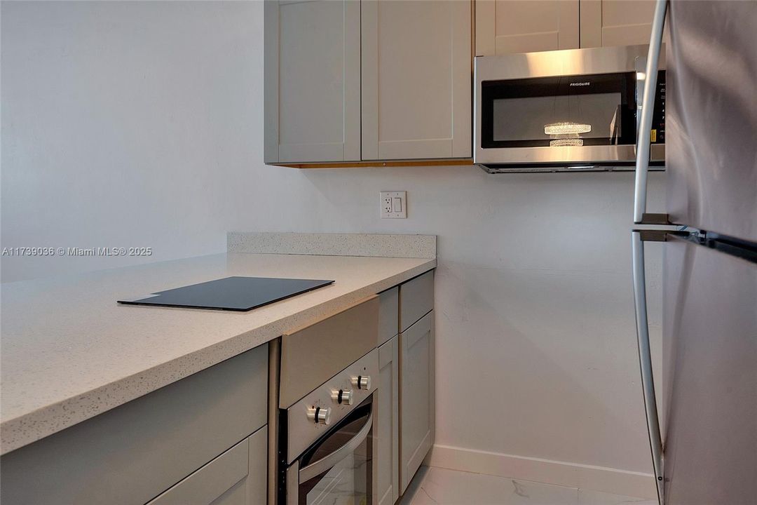 For Sale: $94,900 (1 beds, 1 baths, 625 Square Feet)