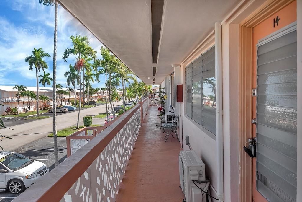 For Sale: $94,900 (1 beds, 1 baths, 625 Square Feet)