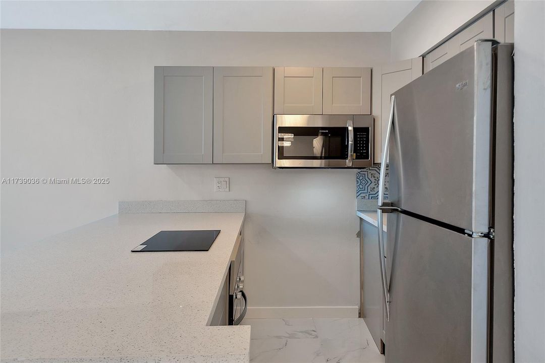 For Sale: $94,900 (1 beds, 1 baths, 625 Square Feet)