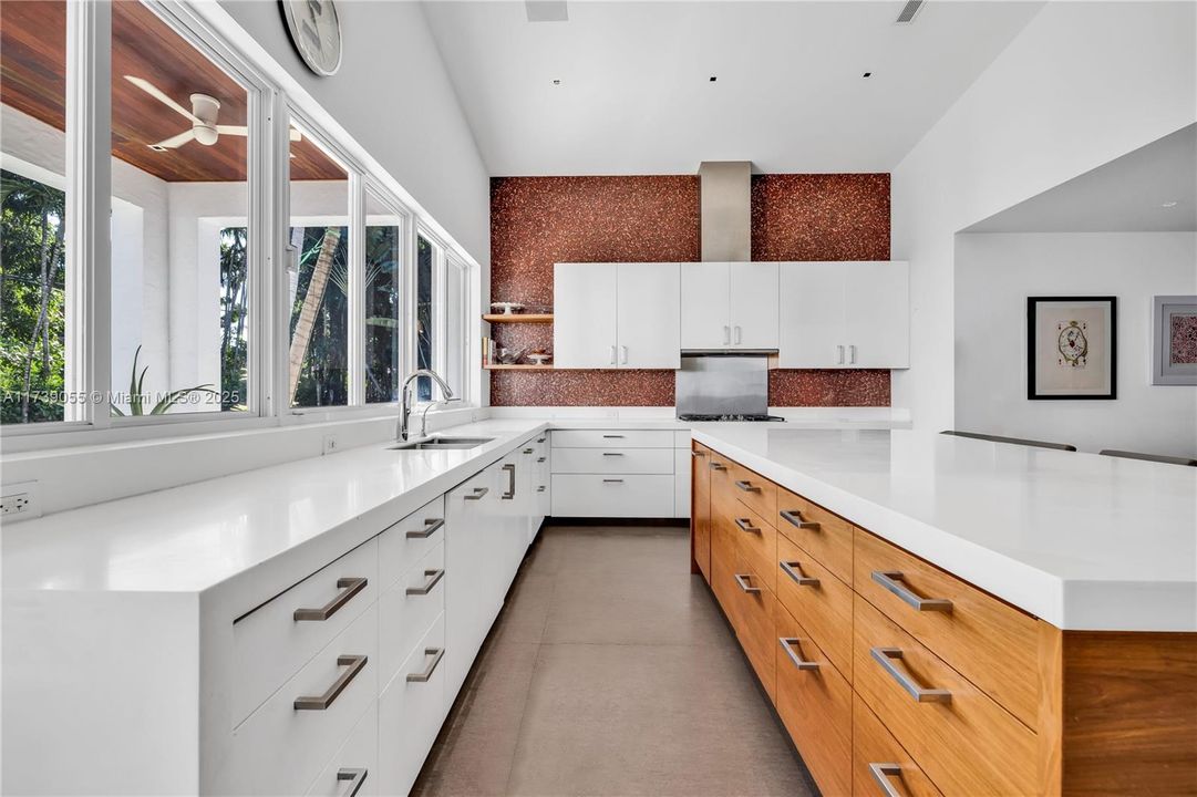 En Venta: $7,500,000 (7 camas, 5 baños, 5735 Pies cuadrados)