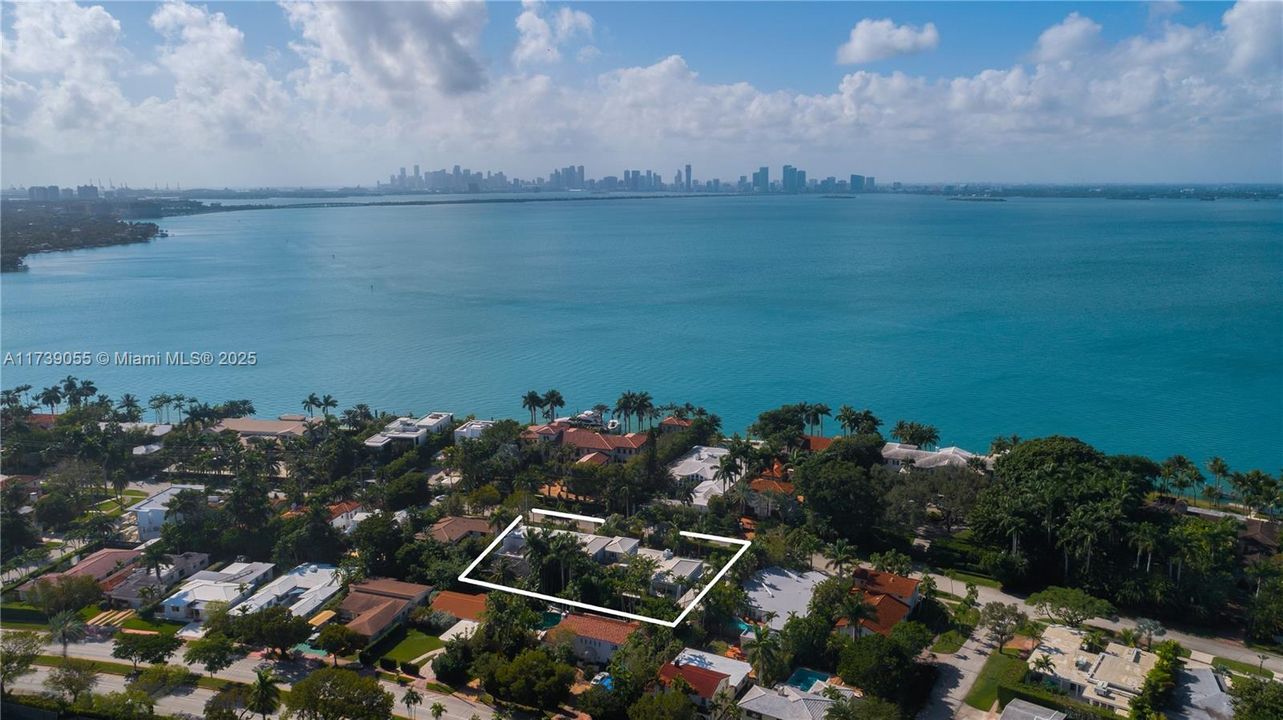 En Venta: $7,500,000 (7 camas, 5 baños, 5735 Pies cuadrados)