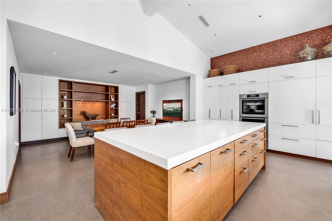 En Venta: $7,500,000 (7 camas, 5 baños, 5735 Pies cuadrados)