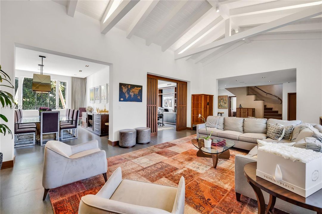 En Venta: $7,500,000 (7 camas, 5 baños, 5735 Pies cuadrados)