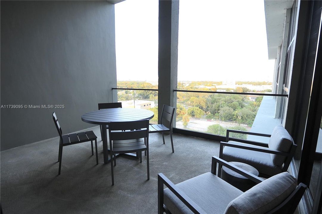 Recently Rented: $4,000 (2 beds, 3 baths, 1306 Square Feet)