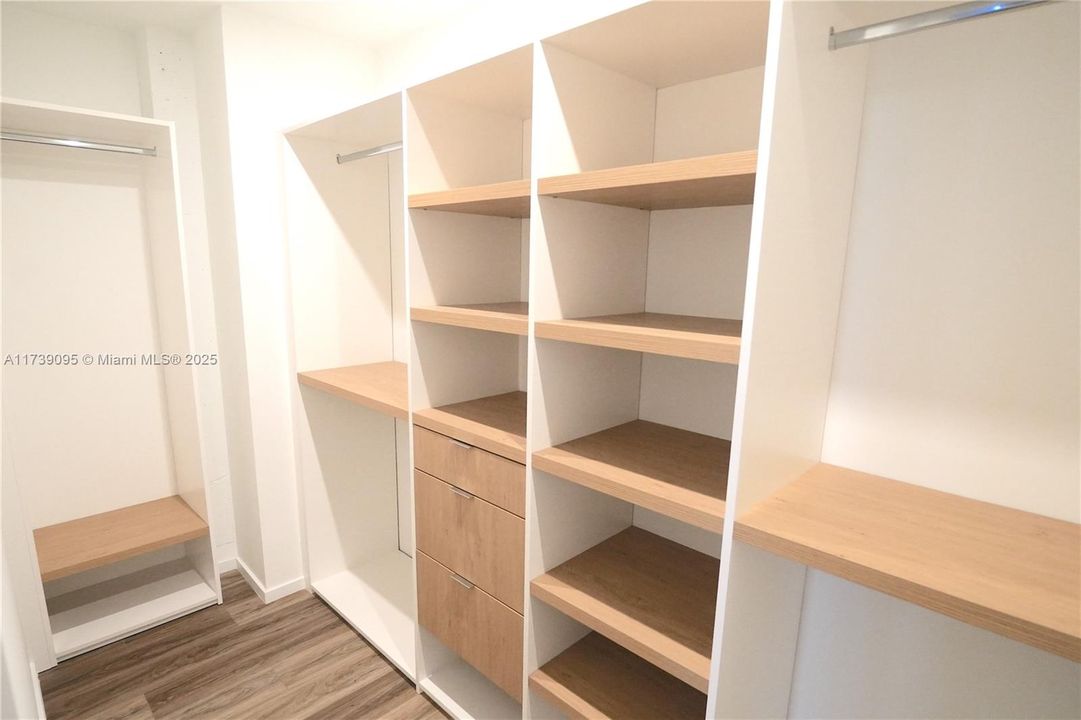 Recently Rented: $4,000 (2 beds, 3 baths, 1306 Square Feet)