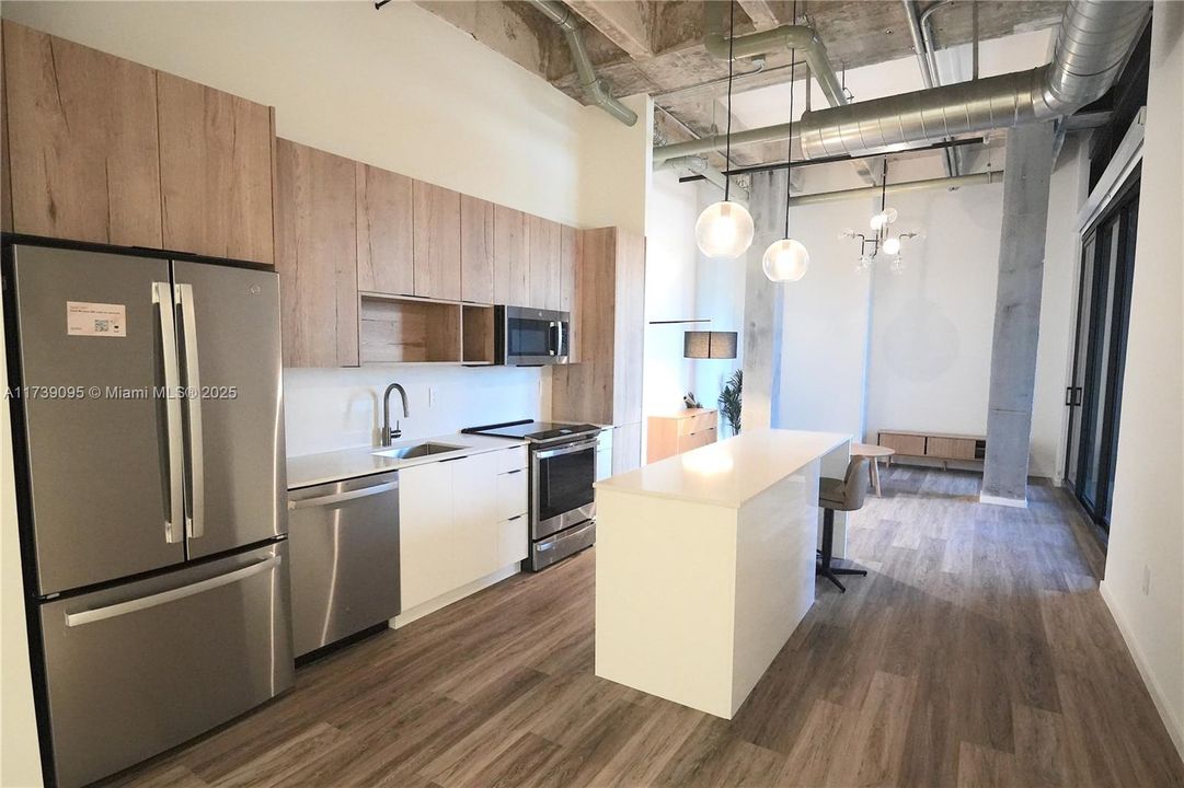 Recently Rented: $4,000 (2 beds, 3 baths, 1306 Square Feet)