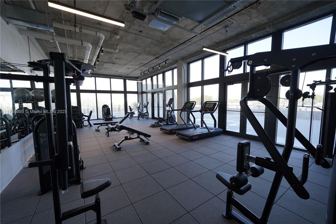 Recently Rented: $4,000 (2 beds, 3 baths, 1306 Square Feet)