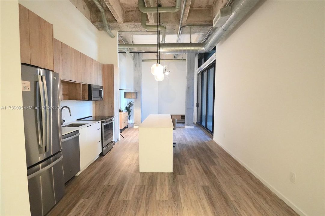 Recently Rented: $4,000 (2 beds, 3 baths, 1306 Square Feet)