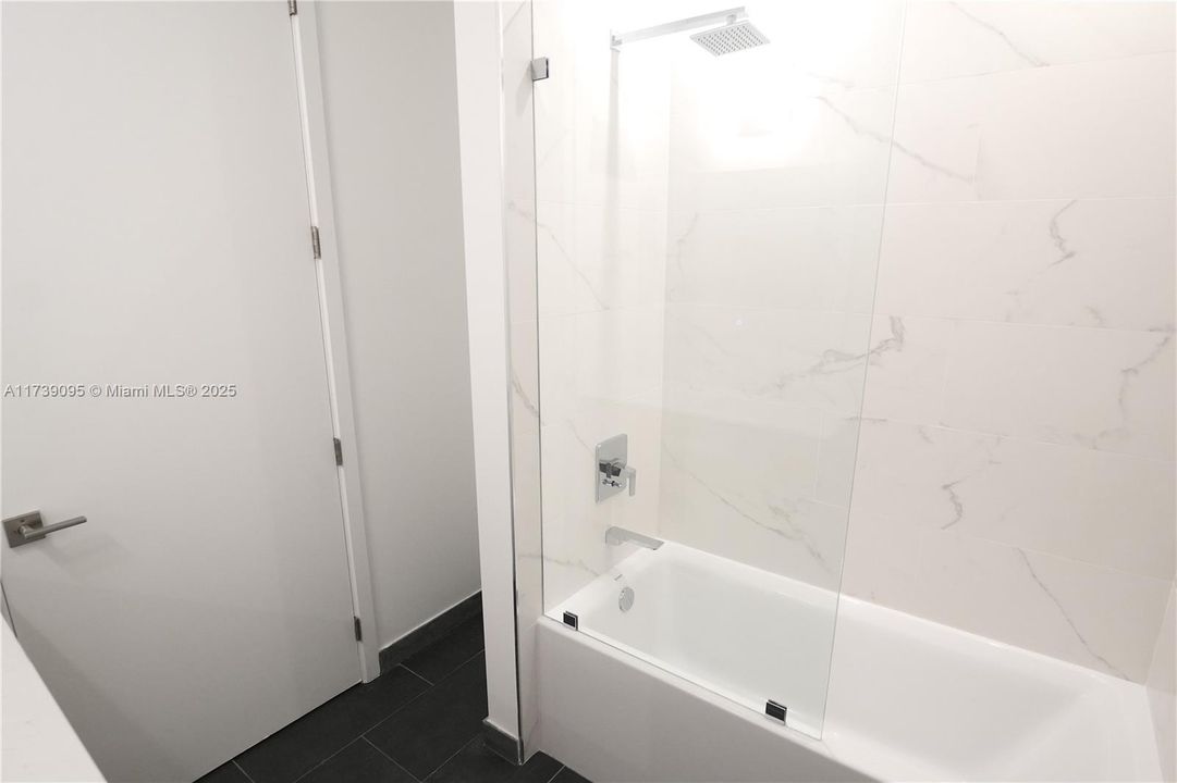 Recently Rented: $4,000 (2 beds, 3 baths, 1306 Square Feet)