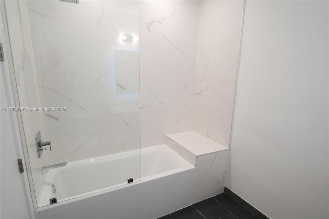 Recently Rented: $4,000 (2 beds, 3 baths, 1306 Square Feet)