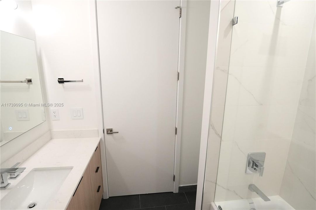 Recently Rented: $4,000 (2 beds, 3 baths, 1306 Square Feet)