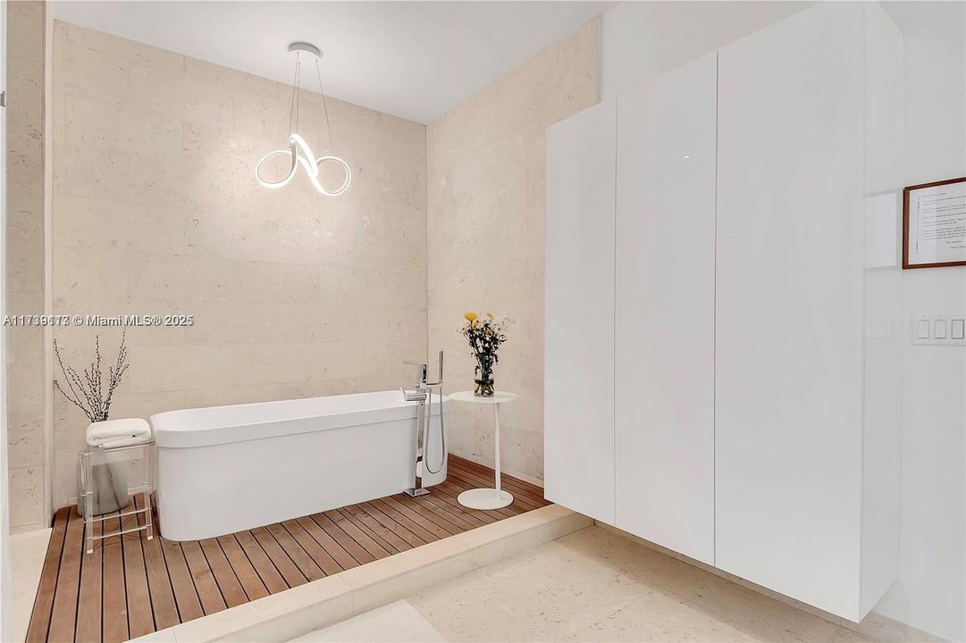 En Venta: $5,795,000 (4 camas, 5 baños, 3886 Pies cuadrados)