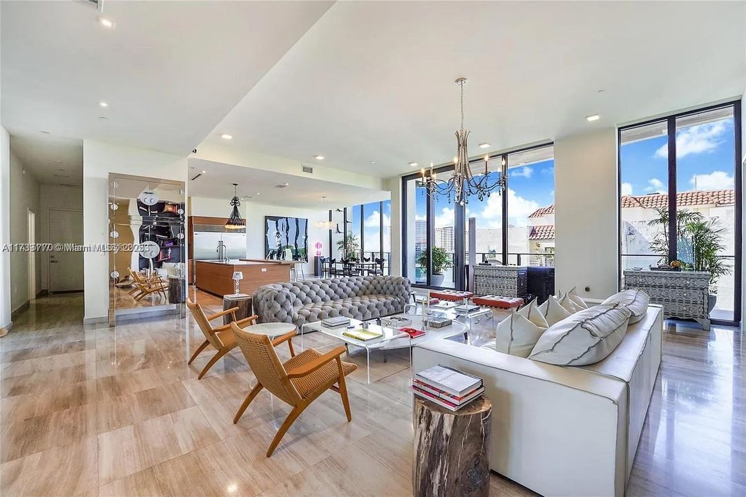 En Venta: $5,795,000 (4 camas, 5 baños, 3886 Pies cuadrados)