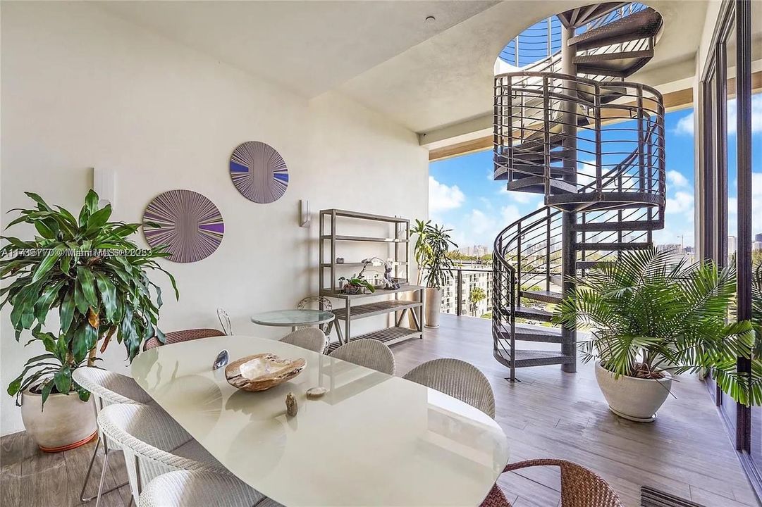 En Venta: $5,795,000 (4 camas, 5 baños, 3886 Pies cuadrados)