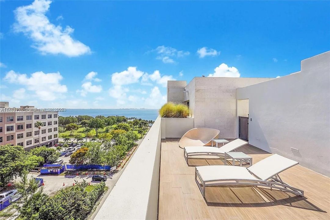 En Venta: $5,795,000 (4 camas, 5 baños, 3886 Pies cuadrados)