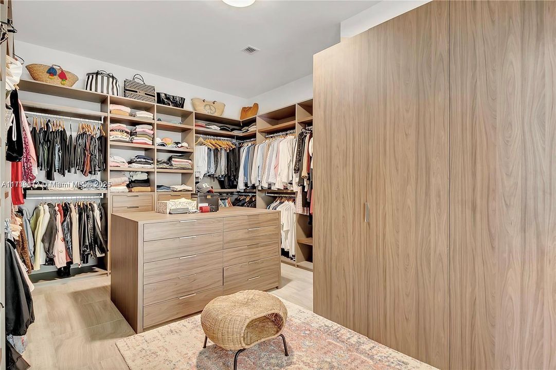 En Venta: $5,795,000 (4 camas, 5 baños, 3886 Pies cuadrados)