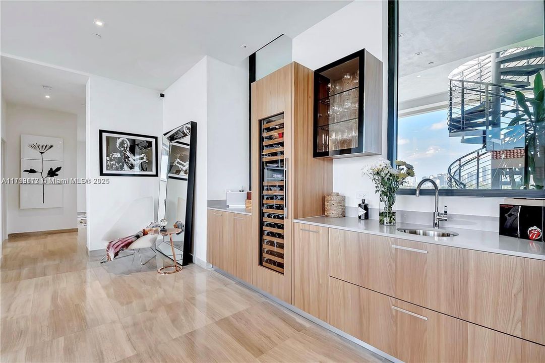 En Venta: $5,795,000 (4 camas, 5 baños, 3886 Pies cuadrados)