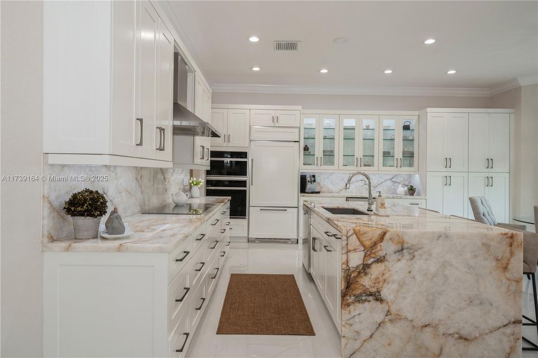 Vendido Recientemente: $1,384,900 (3 camas, 3 baños, 3397 Pies cuadrados)