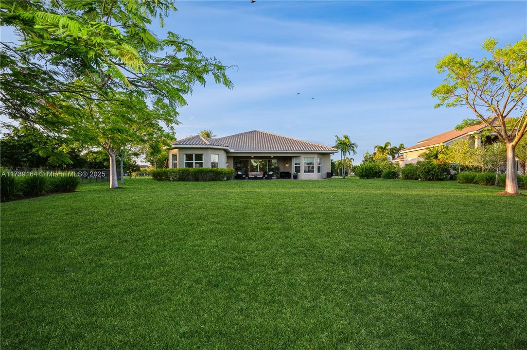 Vendido Recientemente: $1,384,900 (3 camas, 3 baños, 3397 Pies cuadrados)