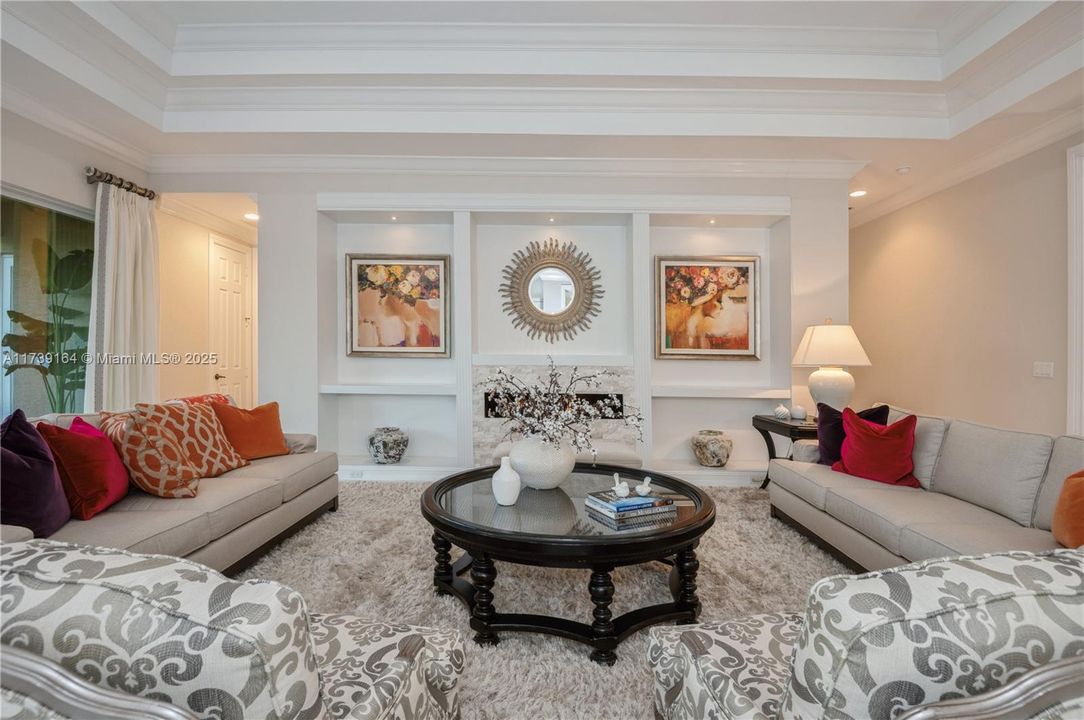 Vendido Recientemente: $1,384,900 (3 camas, 3 baños, 3397 Pies cuadrados)