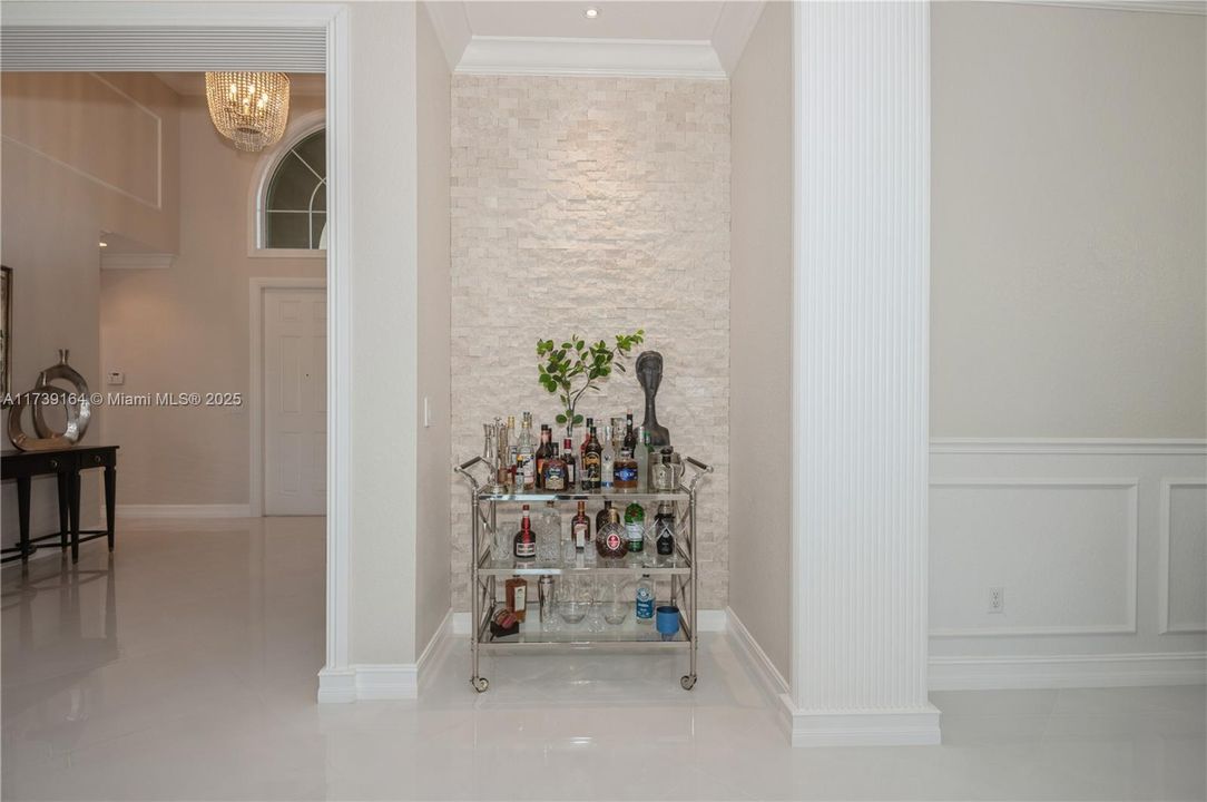 Vendido Recientemente: $1,384,900 (3 camas, 3 baños, 3397 Pies cuadrados)