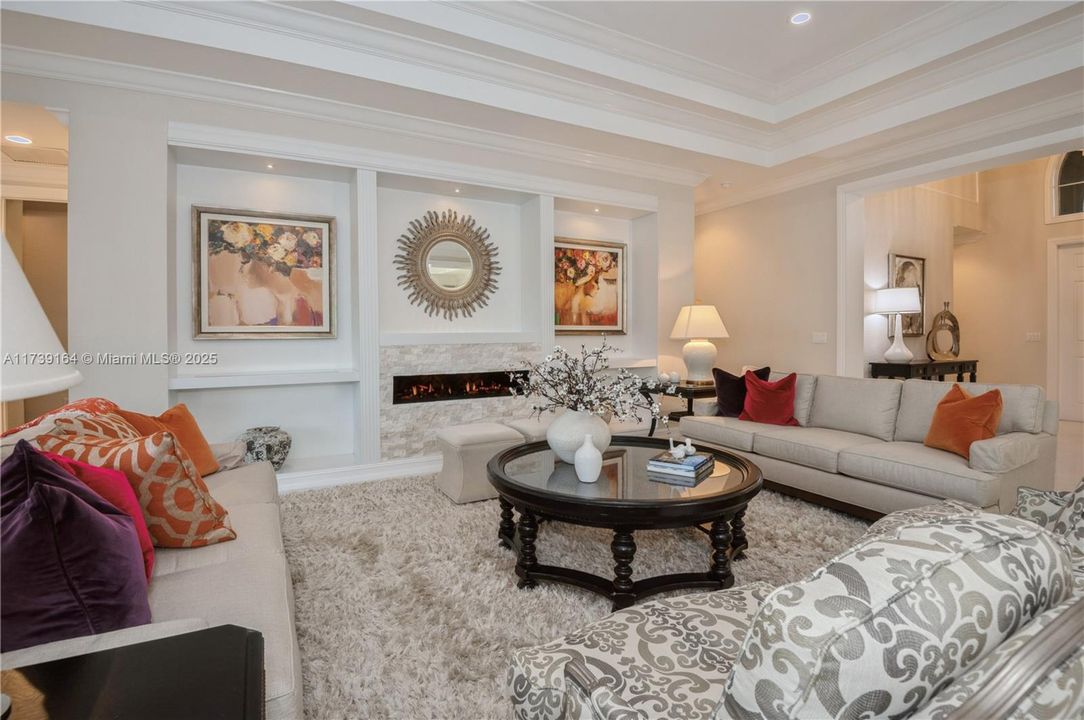 Vendido Recientemente: $1,384,900 (3 camas, 3 baños, 3397 Pies cuadrados)