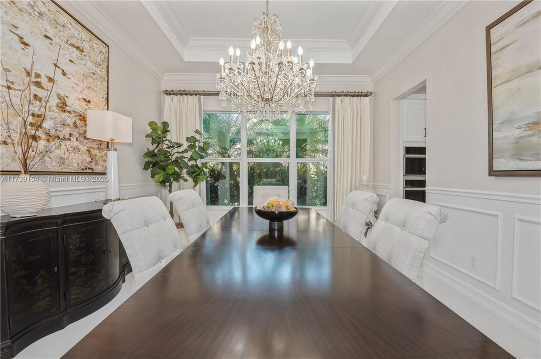 Vendido Recientemente: $1,384,900 (3 camas, 3 baños, 3397 Pies cuadrados)