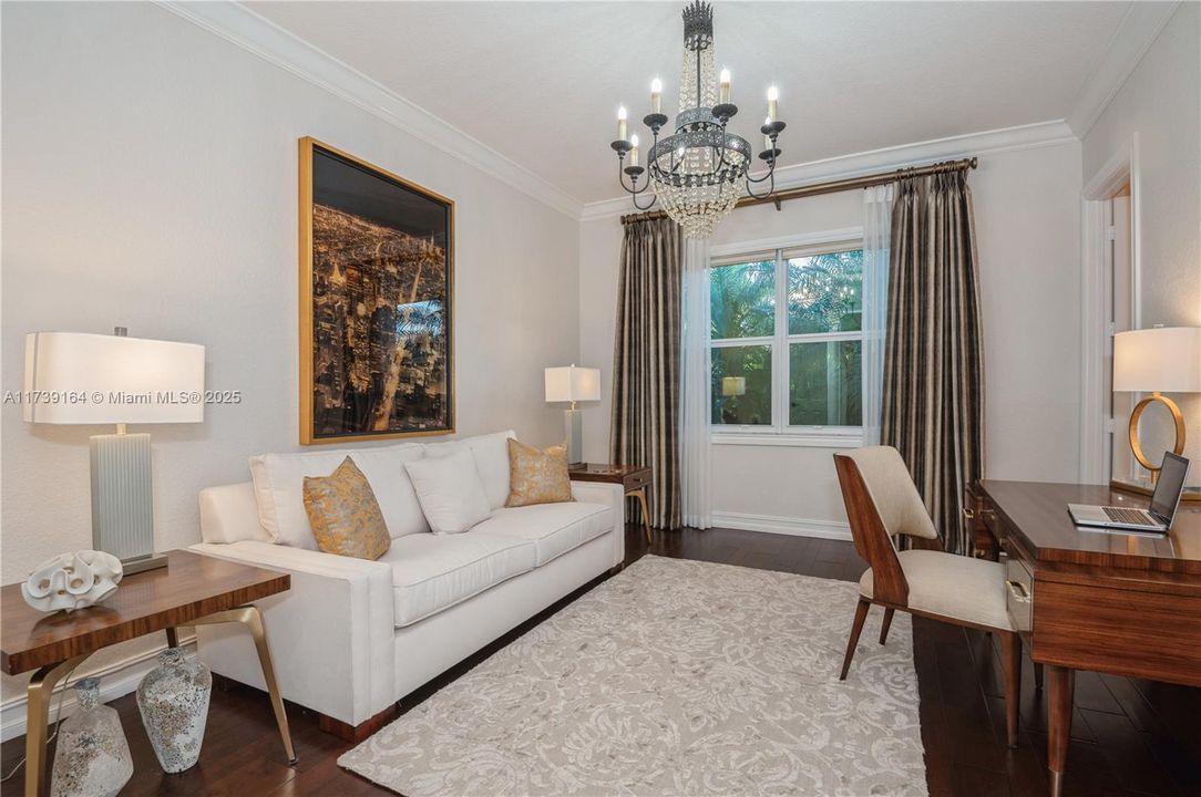 3rd bedroom currently shows as an office