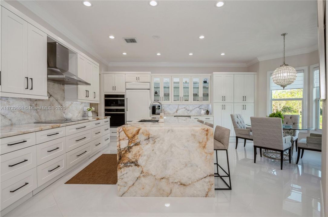 Vendido Recientemente: $1,384,900 (3 camas, 3 baños, 3397 Pies cuadrados)