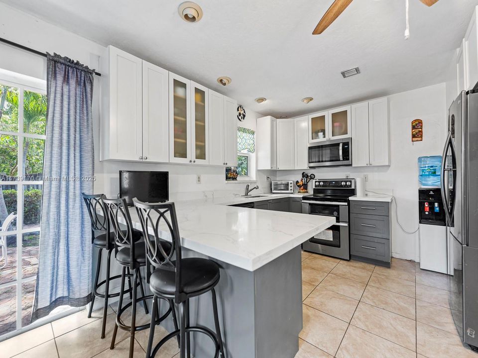 Recently Sold: $650,000 (4 beds, 2 baths, 1767 Square Feet)