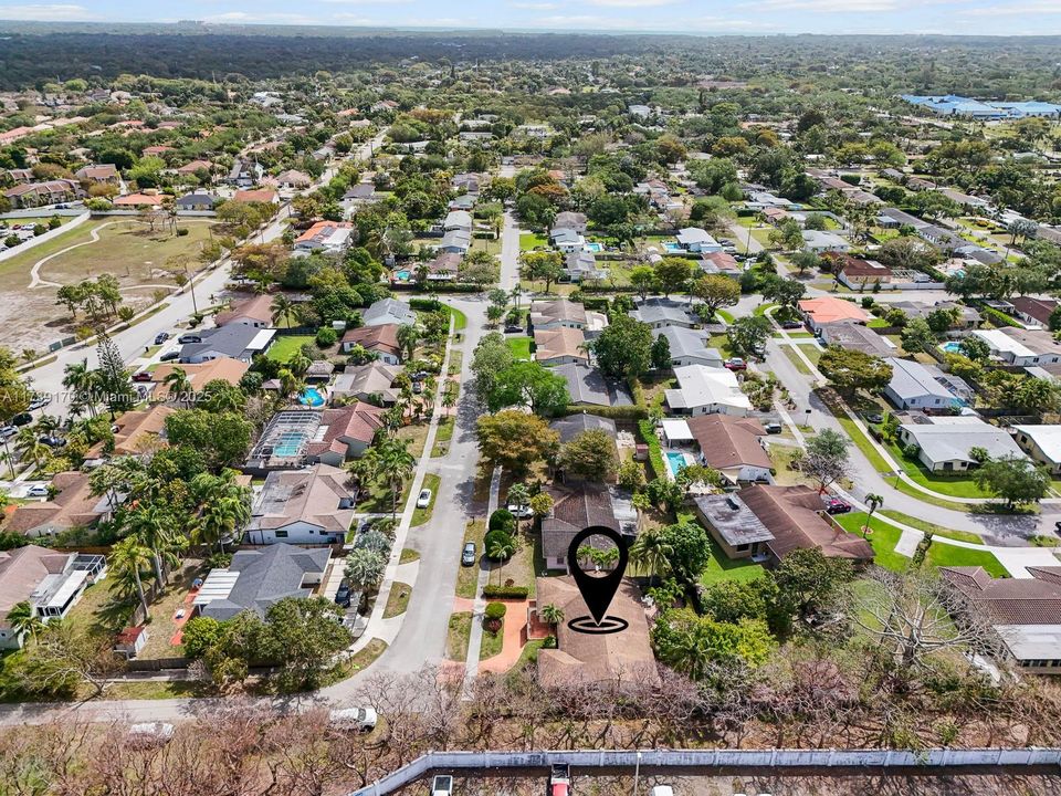 Recently Sold: $650,000 (4 beds, 2 baths, 1767 Square Feet)