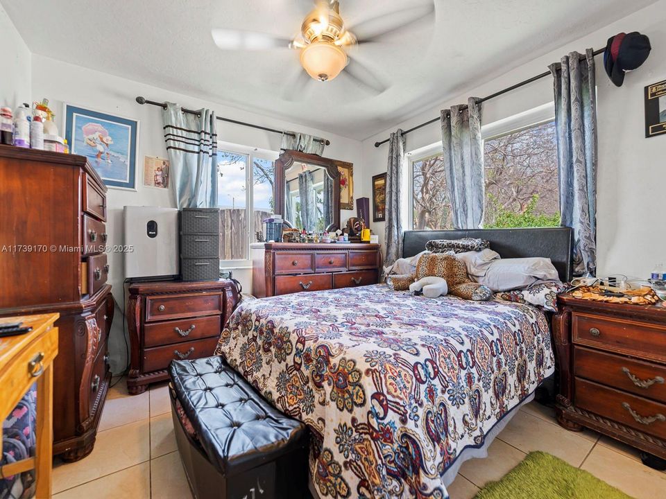 Recently Sold: $650,000 (4 beds, 2 baths, 1767 Square Feet)