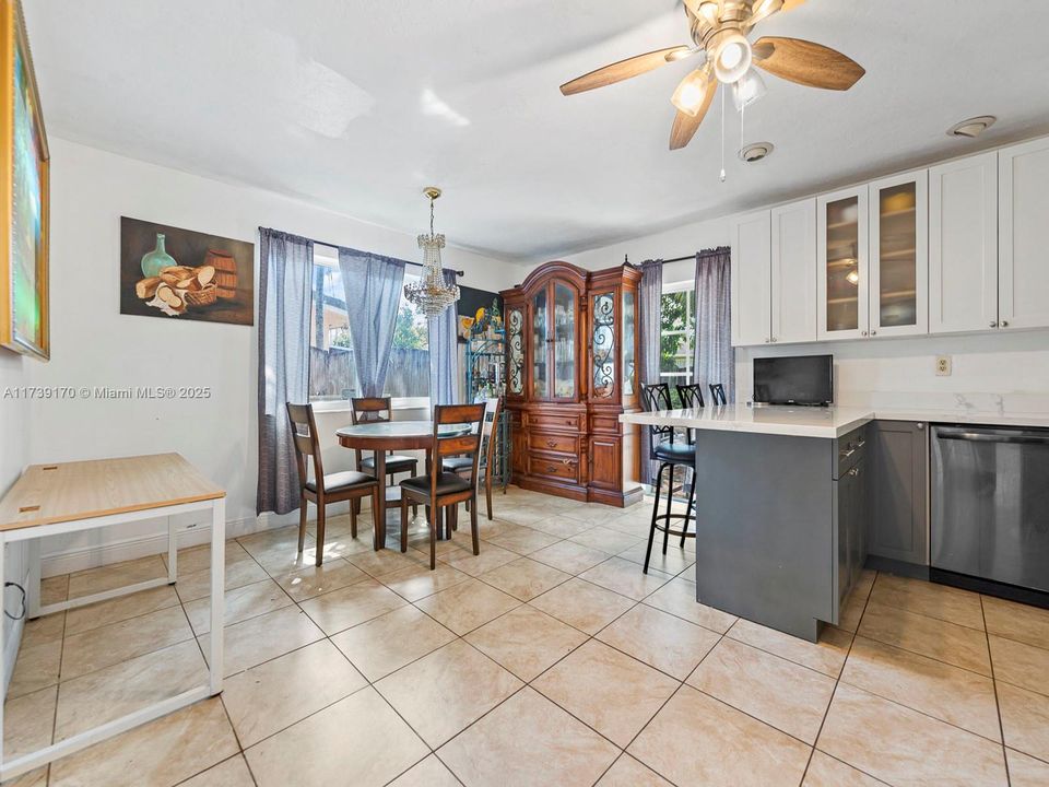 Recently Sold: $650,000 (4 beds, 2 baths, 1767 Square Feet)