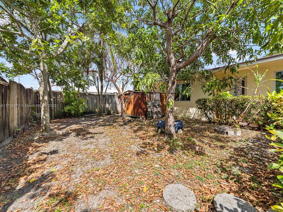 Recently Sold: $650,000 (4 beds, 2 baths, 1767 Square Feet)