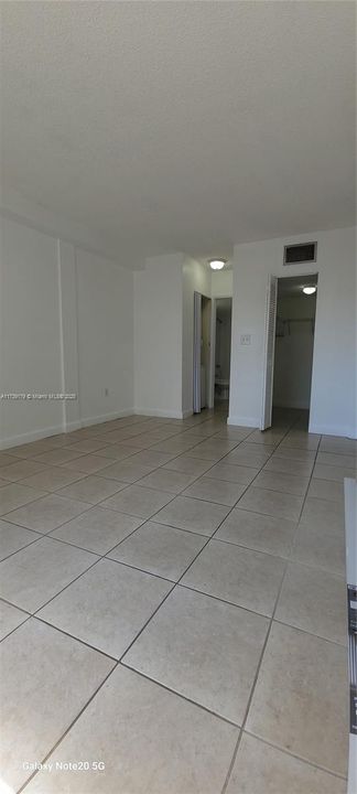 待售: $229,000 (1 贝兹, 1 浴室, 850 平方英尺)