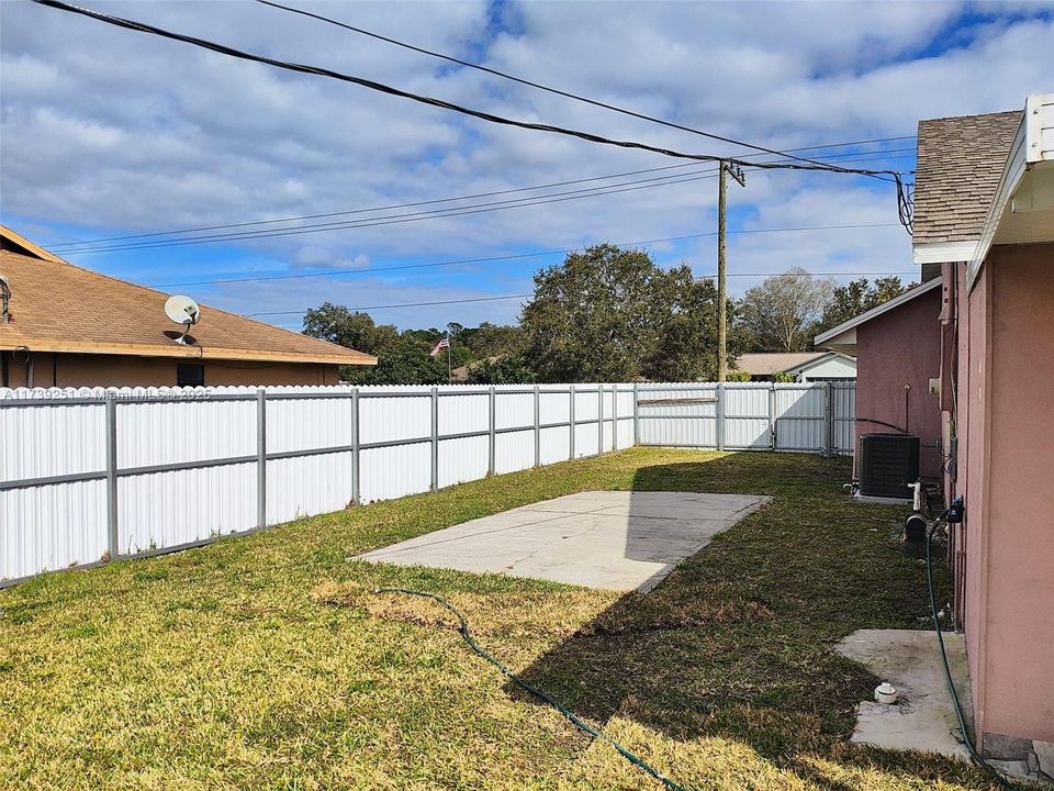 Recientemente alquilado: $2,200 (3 camas, 2 baños, 1747 Pies cuadrados)