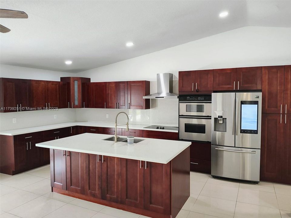 Recientemente alquilado: $2,200 (3 camas, 2 baños, 1747 Pies cuadrados)