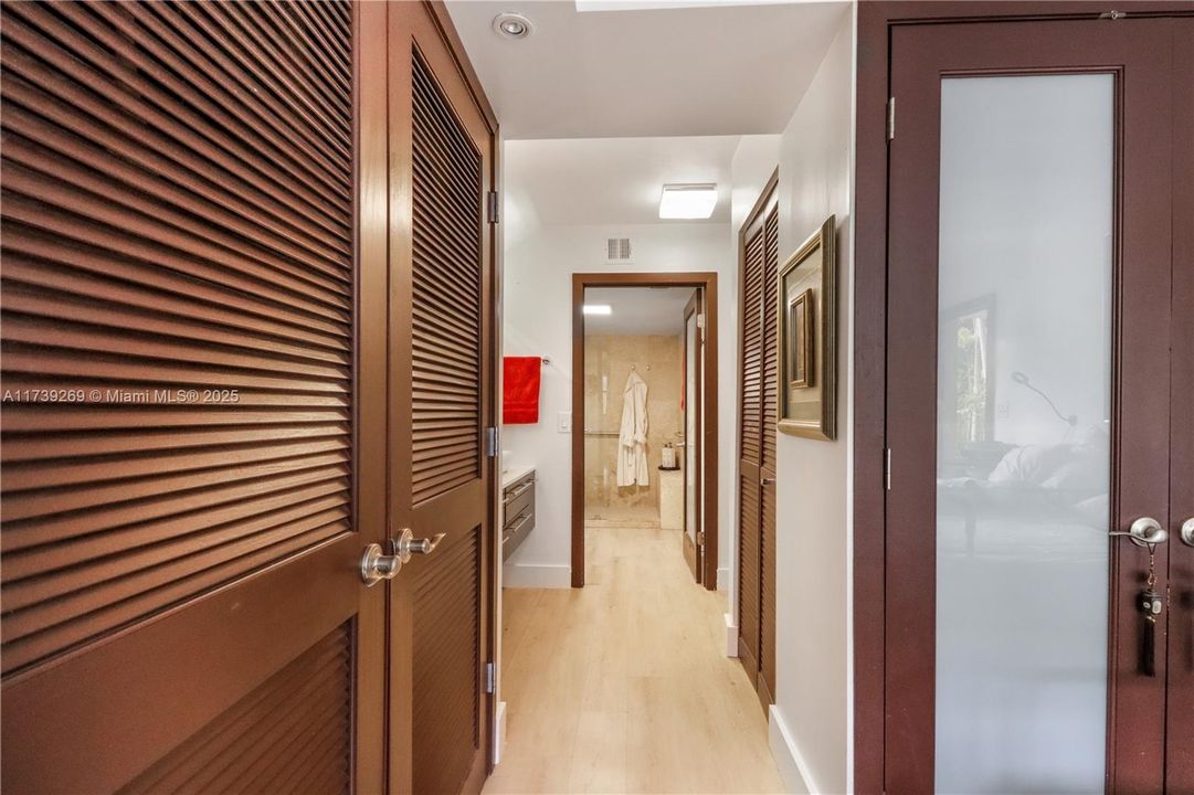 合同活跃: $1,195,000 (3 贝兹, 2 浴室, 1734 平方英尺)