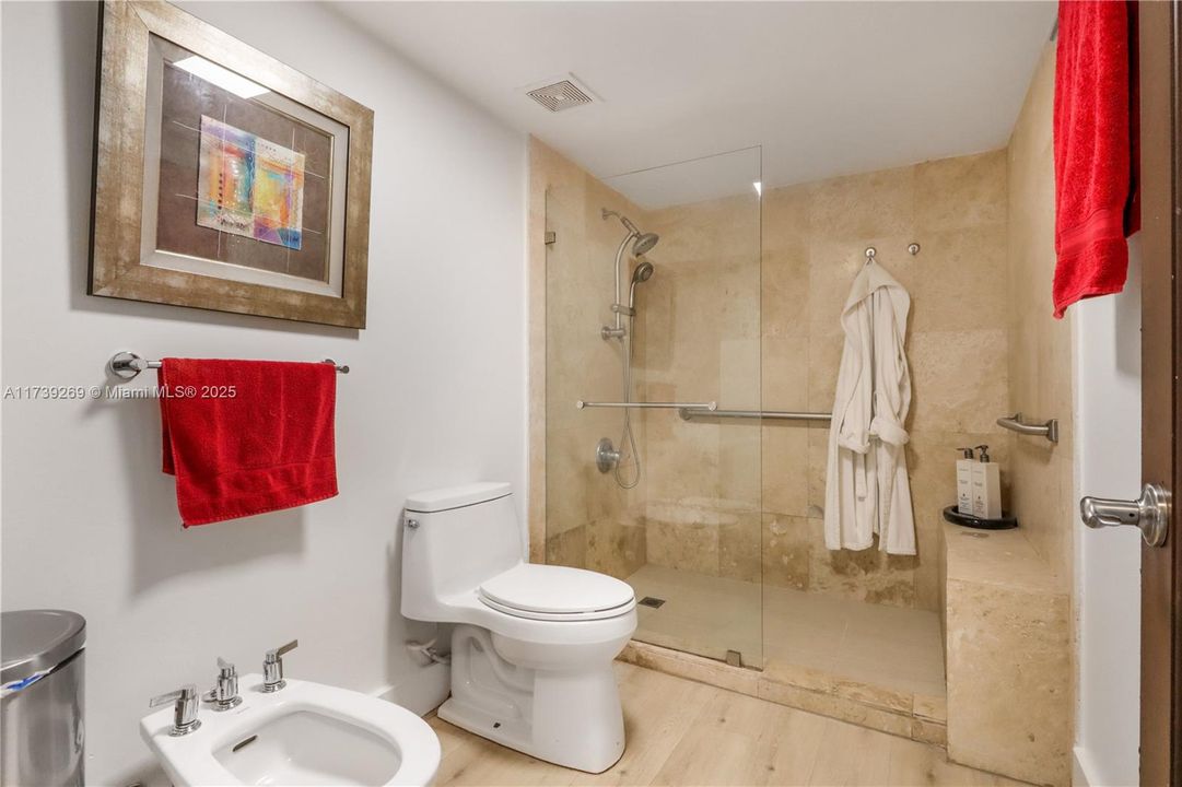 合同活跃: $1,195,000 (3 贝兹, 2 浴室, 1734 平方英尺)