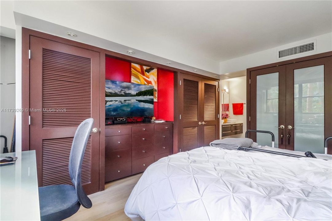 合同活跃: $1,195,000 (3 贝兹, 2 浴室, 1734 平方英尺)