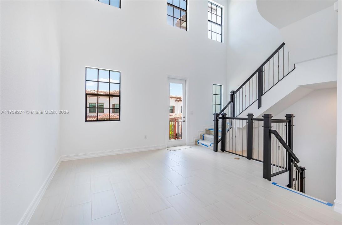 Недавно арендовано: $3,480 (3 спален, 3 ванн, 1919 Квадратных фут)